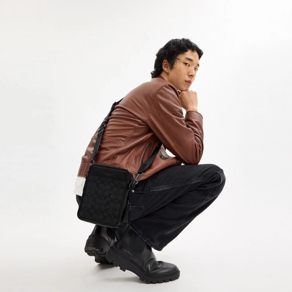 Sullivan Crossbody - Tas Selempang Pria  5.0  2 penilaian 3 Terjual